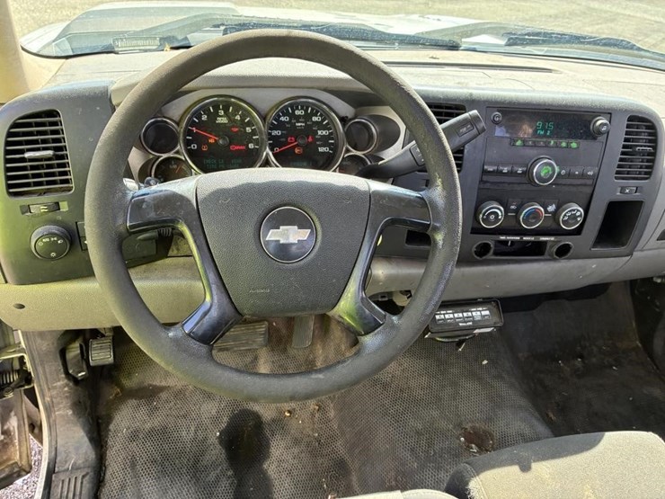 2009-chevrolet-silverado-3500-image-11