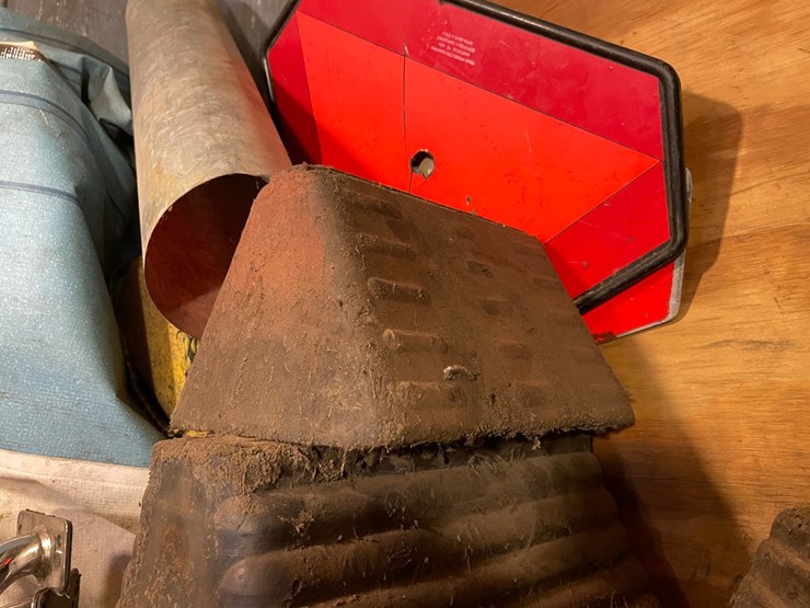 #10558-•-(3)-rubber-wheel-chocks-image-2