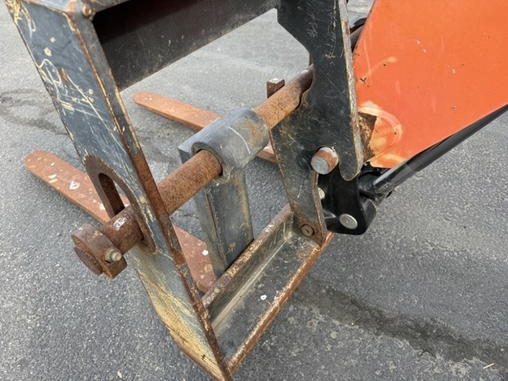 2015-sky-trak-6042-image-12