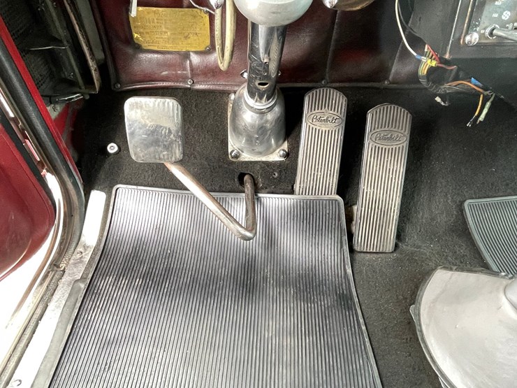 1976-peterbilt-359-image-133
