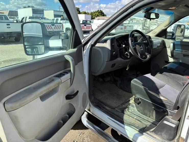 2012-gmc-sierra-2500-image-12