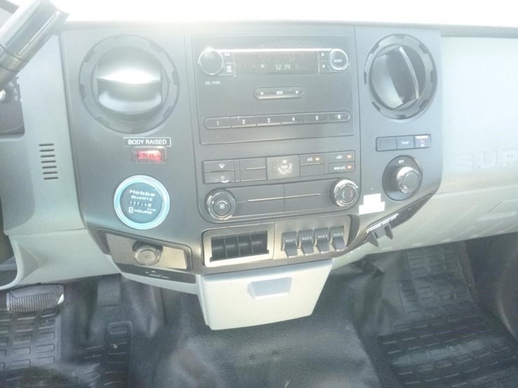 2011-ford-f550-image-17