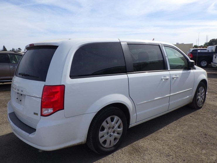 2015-dodge-grand-caravan-image-4