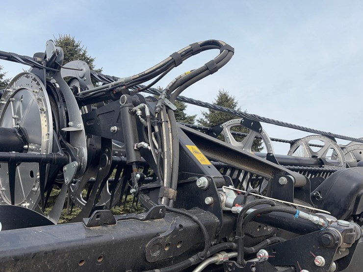 2023-mac-don-fd240-image-16