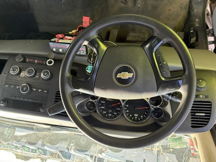 2012-chevrolet-silverado-3500-image-13