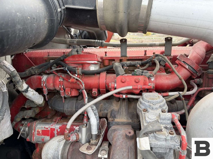 2013-peterbilt-388-image-55