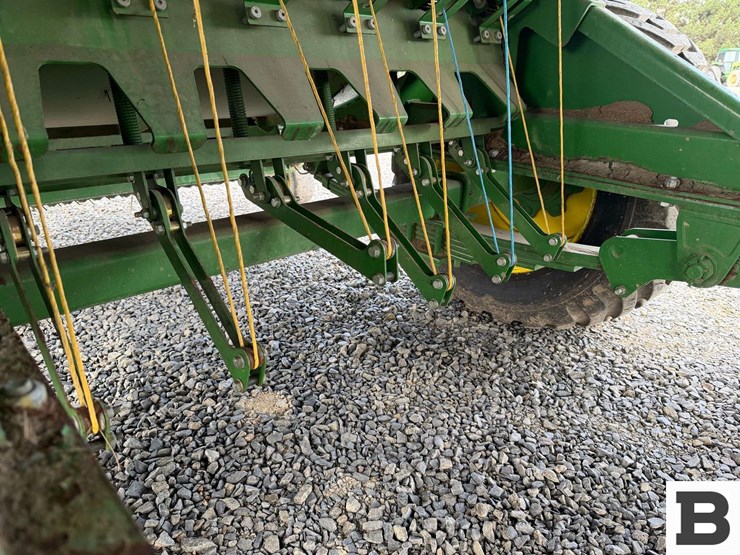 2015-john-deere-l340-image-41