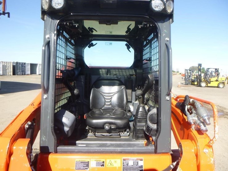 2020-kubota-ssv65-image-18