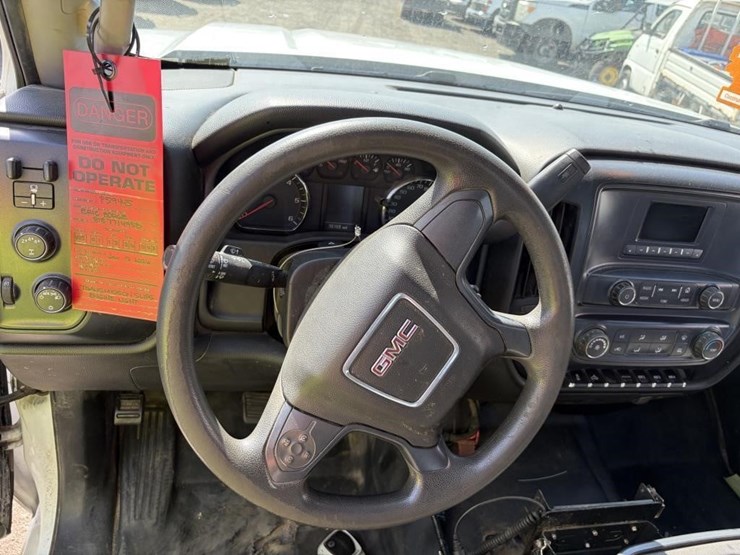 2017-gmc-sierra-3500-image-15