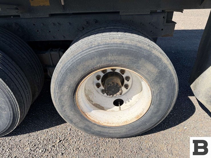 1979-ford-800-image-19