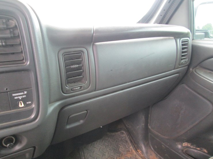 2006-chevrolet-2500-image-36