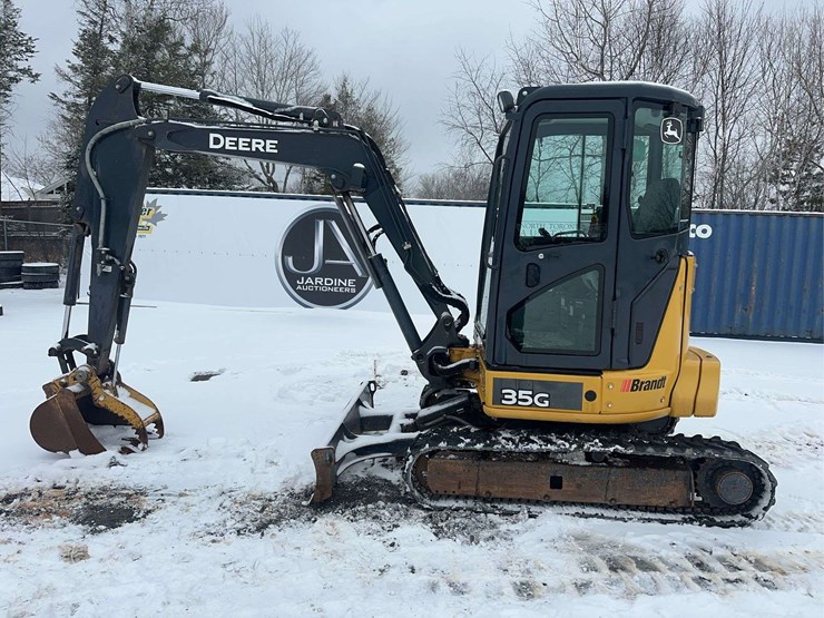 2019-deere-35g-image-8