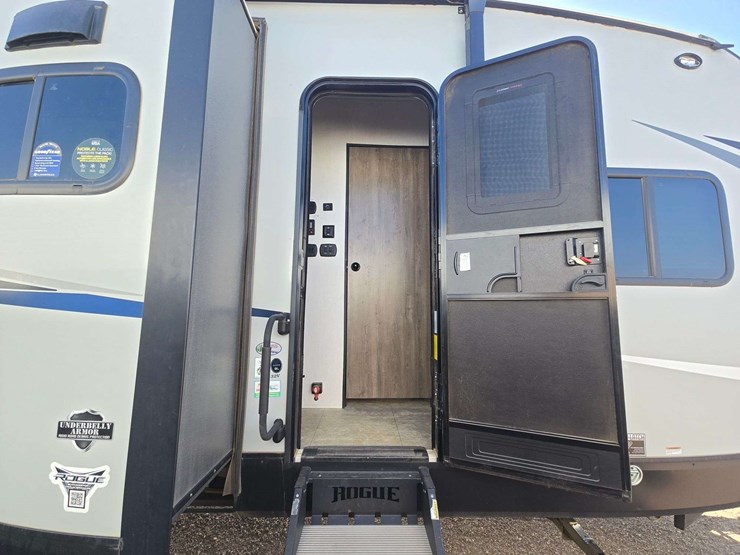 2022-rogue-travel-trailer-image-12