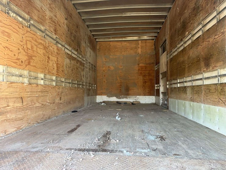 2020-hino-195-image-18