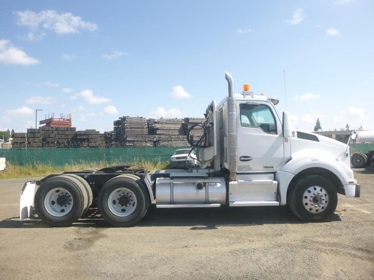 2017-kenworth-t880-image-7