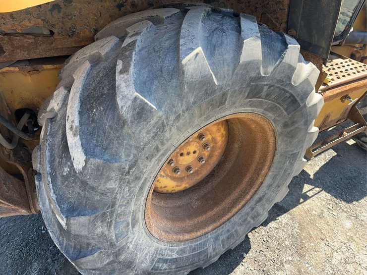 2003-caterpillar-420d-image-11