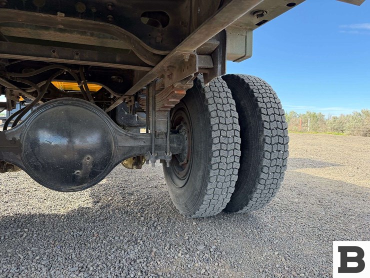 1985-international-1854-flatbed-truck-image-22