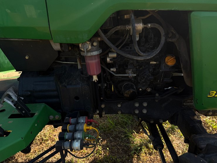 john-deere-3203-image-9