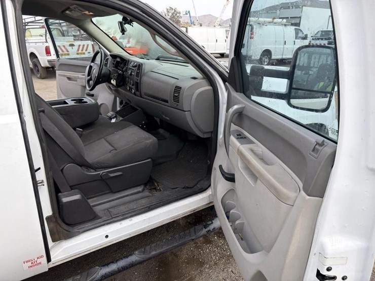 2012-gmc-sierra-2500-image-11