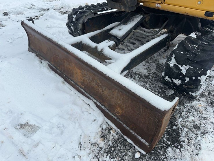 2019-deere-35g-image-10