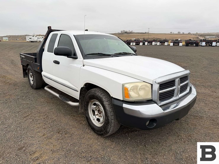 2005-dodge-dakota-image-7