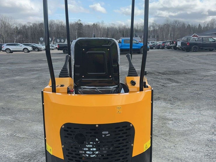 2026-future-ft15-mini-excavator-image-6