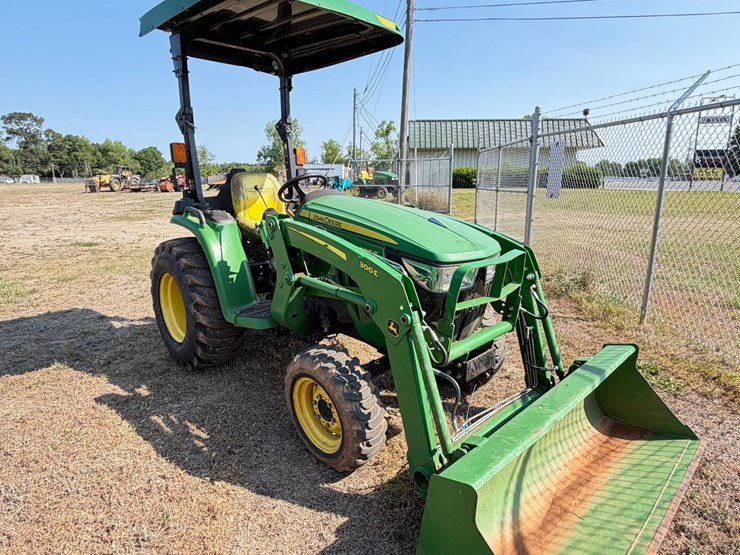 john-deere-3025e-image-2