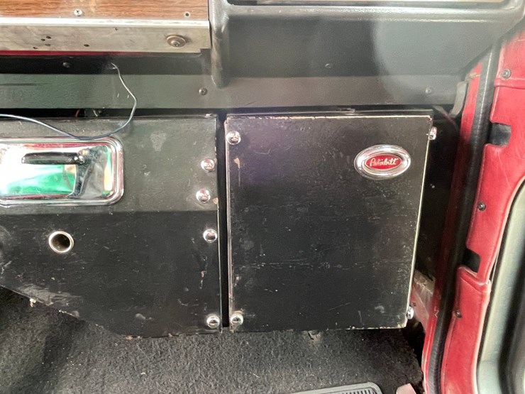 1976-peterbilt-359-image-127