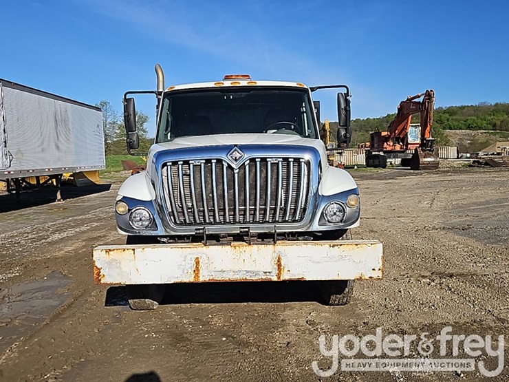 2008-international-7400-image-12