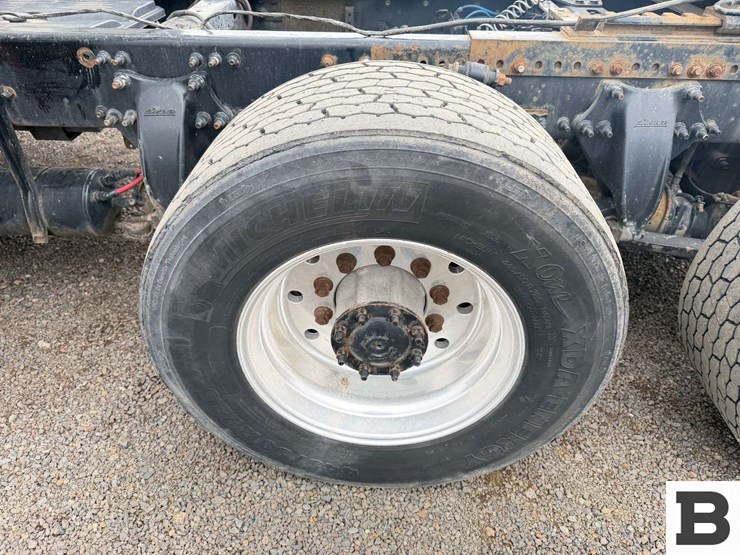 2018-freightliner-cascadia-125-image-24