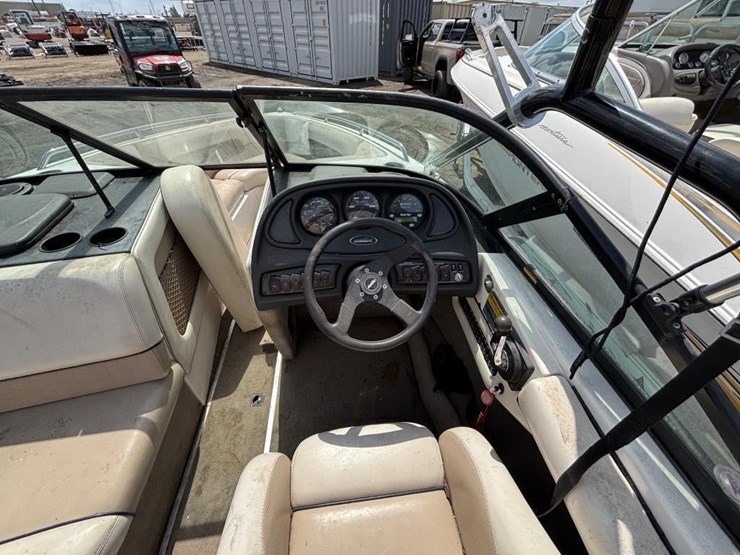 2001-unknown-trailer-image-12