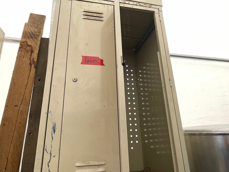 #10378-•-exchange-master-4-locker-unit-image-3
