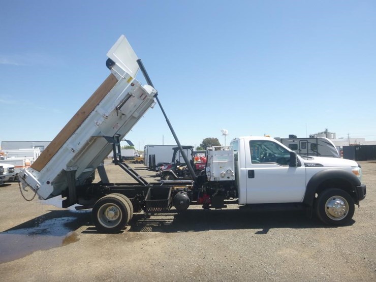 2011-ford-f550-image-9