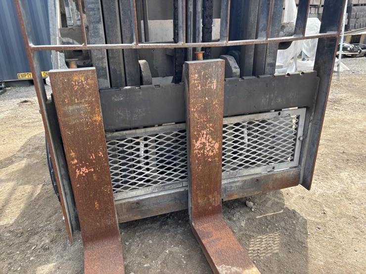 2020-caterpillar-2c6000-image-11