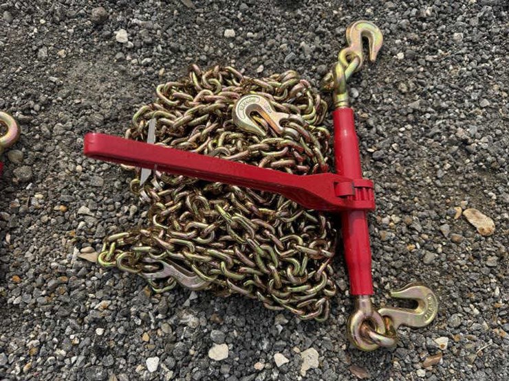 #141-•-(1)-5400-lb-ratchet-binder-&-(2)-5/16"-20'-chains-image-1