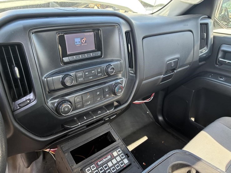 2015-chevrolet-silverado-1500-image-18