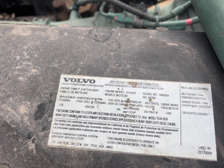 2015-volvo-vnl-semi-image-32