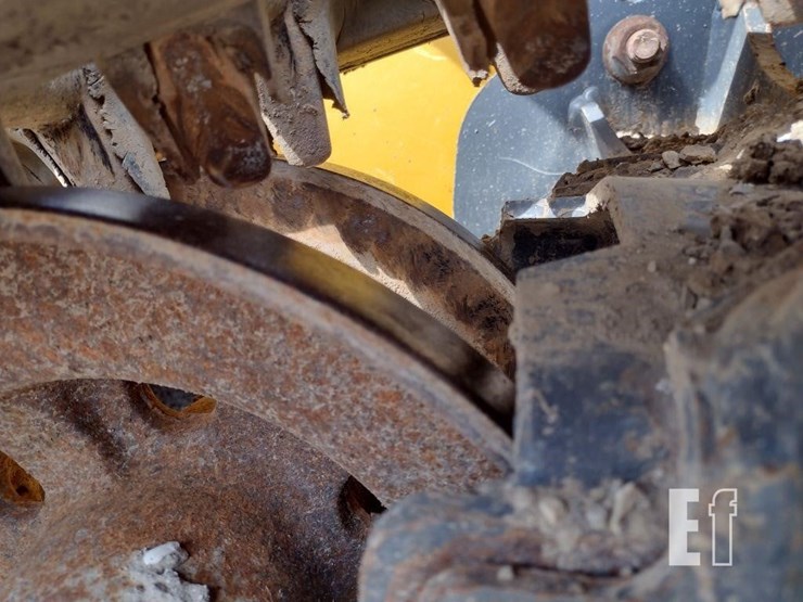2023-deere-325g-image-15