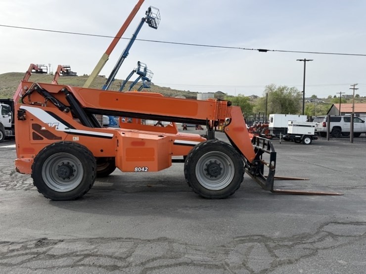 2015-sky-trak-8042-image-3