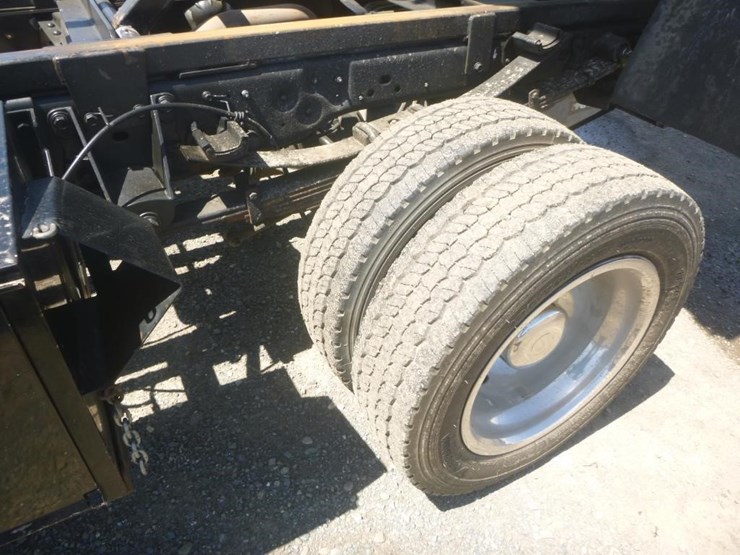 2011-ford-f550-image-24