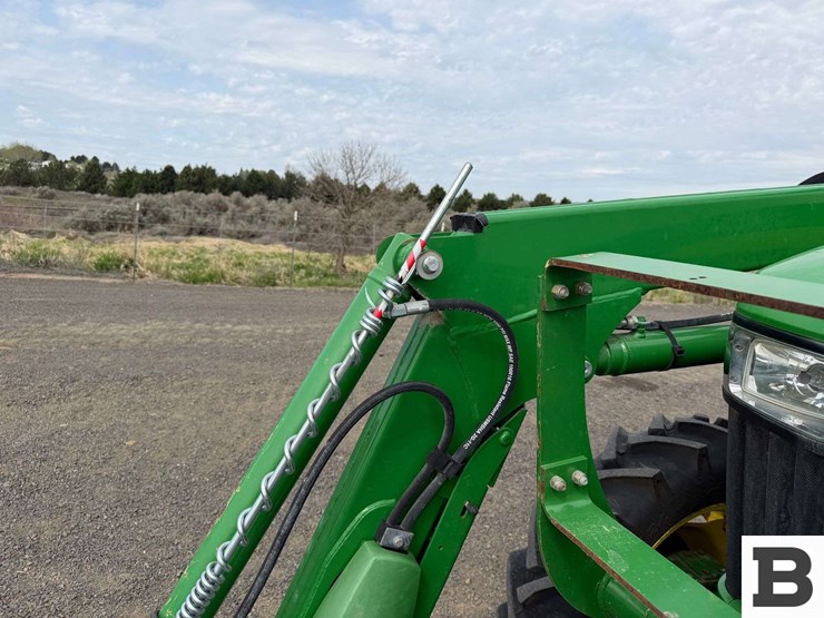 2015-john-deere-5075e-image-17