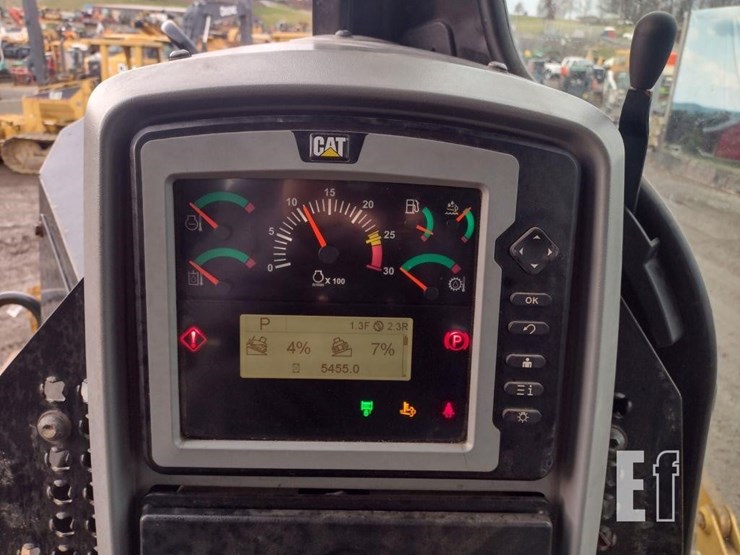 2018-caterpillar-d7e-image-7