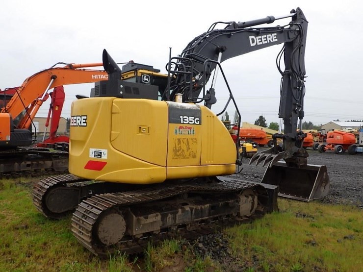 deere-135g-image-3