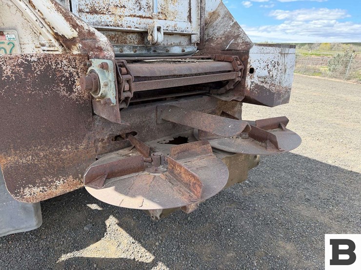 1977-international-fertilizer-truck-image-28