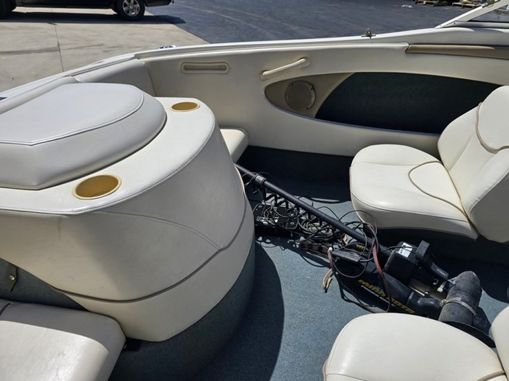 #47-•-bayliner-capri-1750-17'-fiberglass-bowrider-boat-image-15