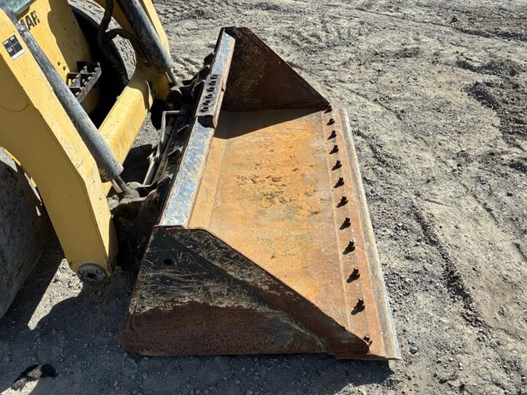 2018-yanmar-s220r-image-6