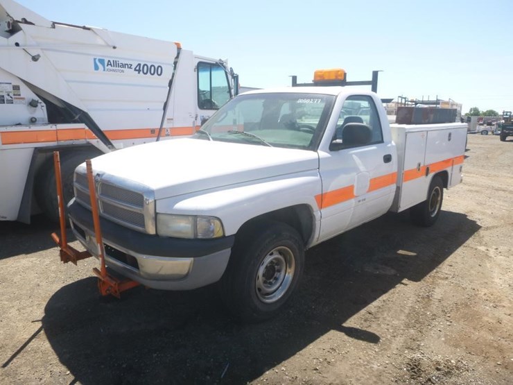 2001-dodge-ram-2500-image-1