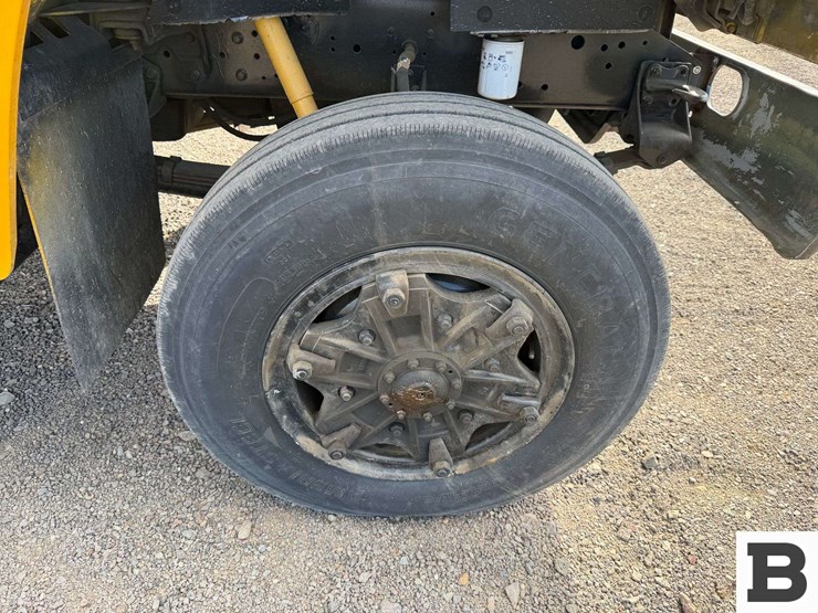 1985-international-1854-flatbed-truck-image-34