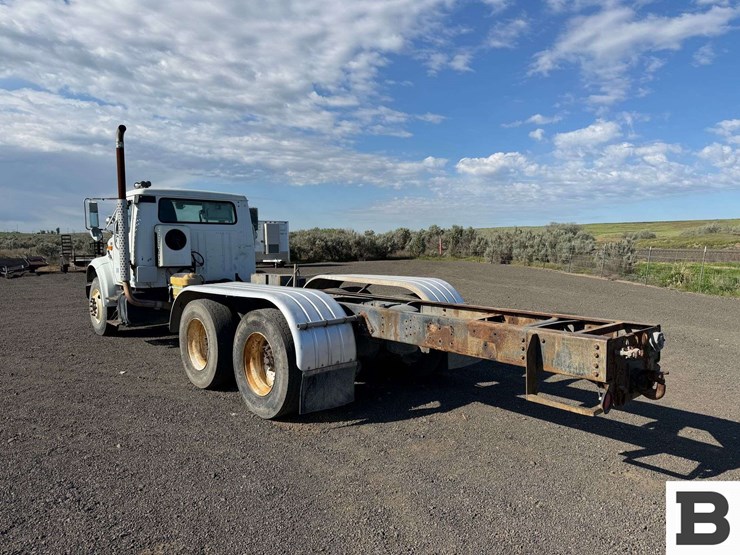 1998-international-f-4900-cab-&-chassis-truck-image-3