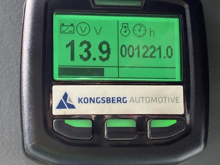 2011-mustang-2700v-image-21